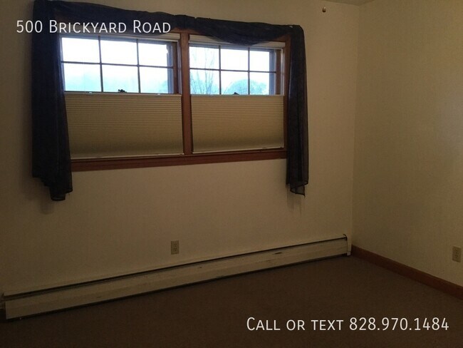 Foto del edificio - 500 Brickyard Rd