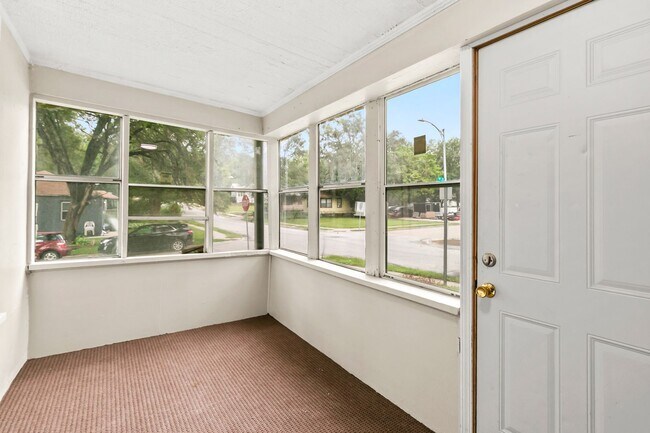 Foto del edificio - 4252 Maple St