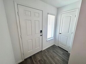 Building Photo - 14220 Fern Meadows Dr