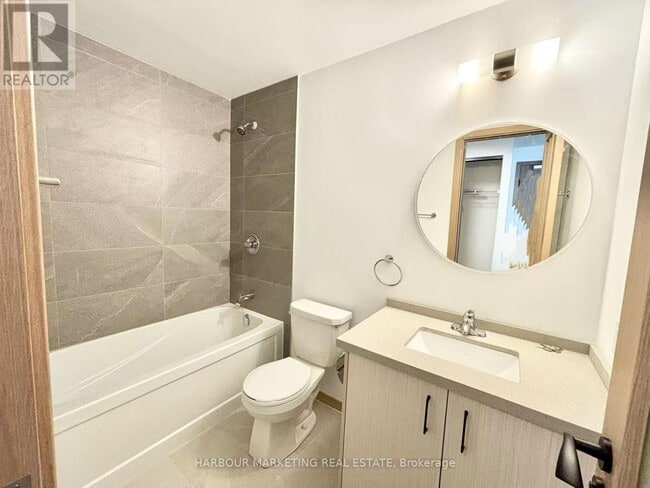 Photo du bâtiment - 3421 Sheppard Ave E