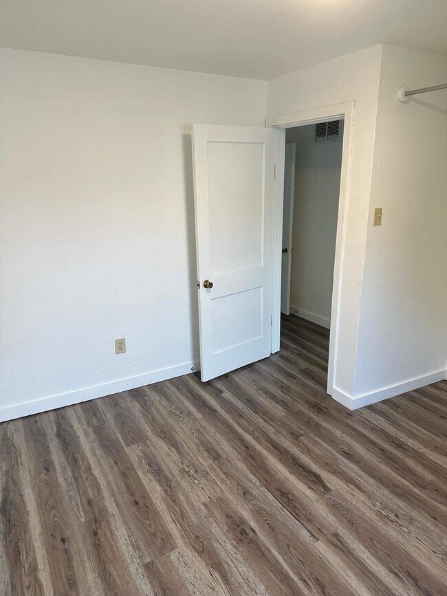 Foto del edificio - 847 Greenvale Ave