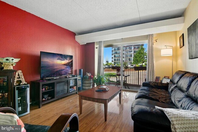 Foto del edificio - 75 S Reynolds St