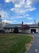 Building Photo - 10616 Oak Pl