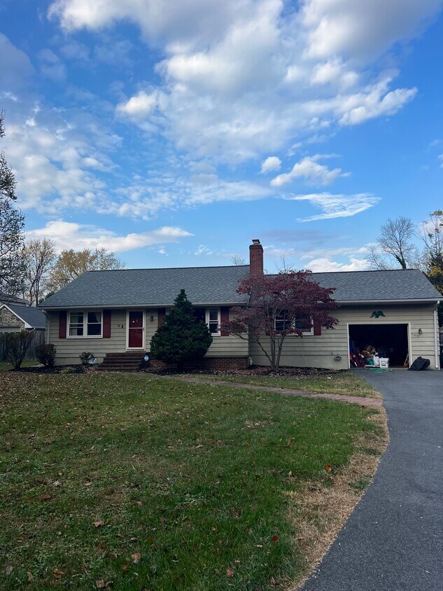 Foto principal - 10616 Oak Pl