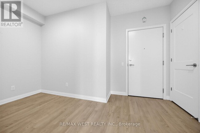 Building Photo - 7895 Jane St