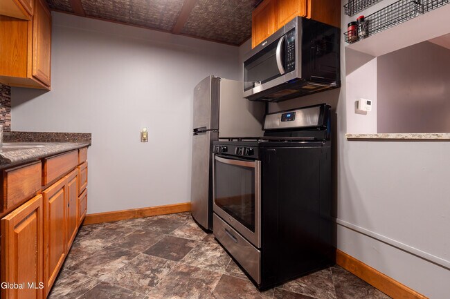 Foto del edificio - 99 Woodlawn Ave