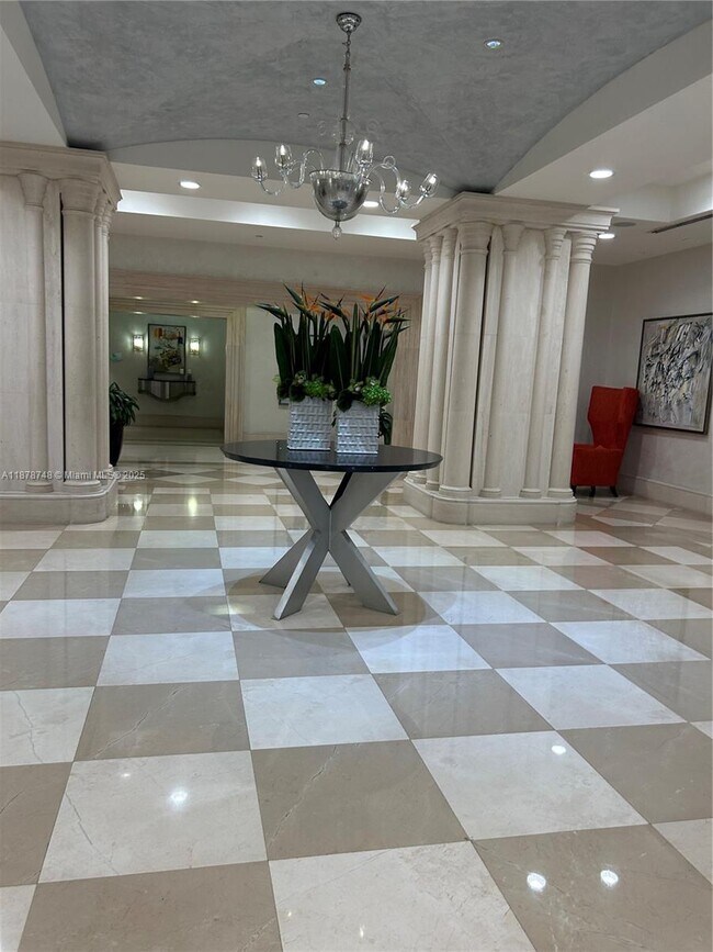 Foto del edificio - 150 Sunny Isles Blvd