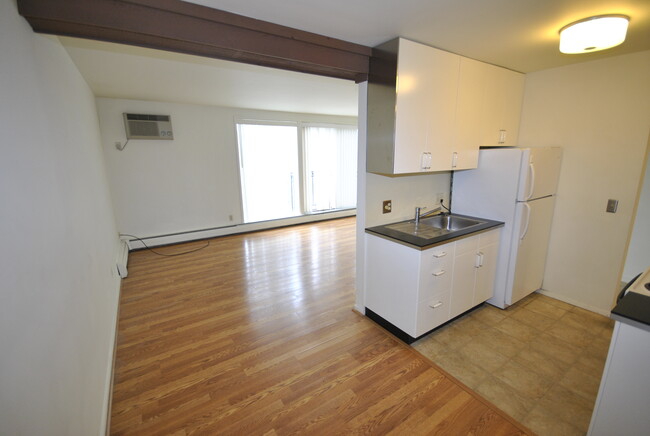 One-Bedroom Kitchen - The Sans Souci