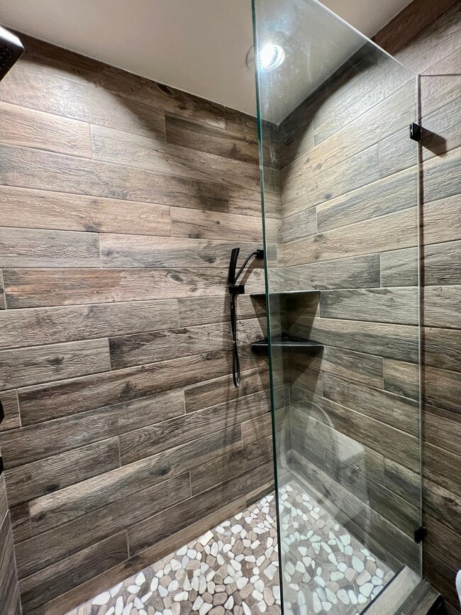 Building Photo - 641 Woodside Sierra