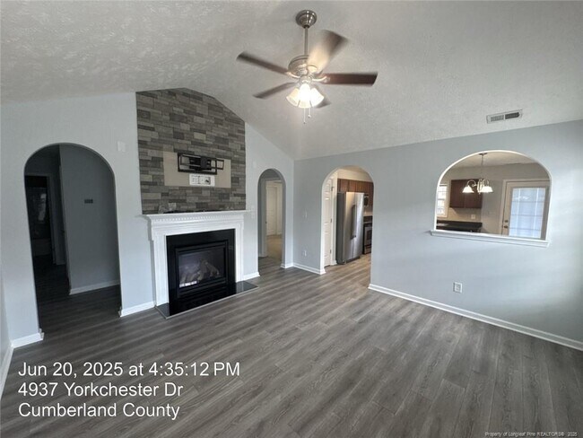 Foto del edificio - 4937 Yorkchester Dr