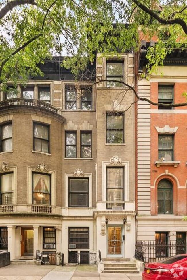 Building Photo - 270 W 91st St
