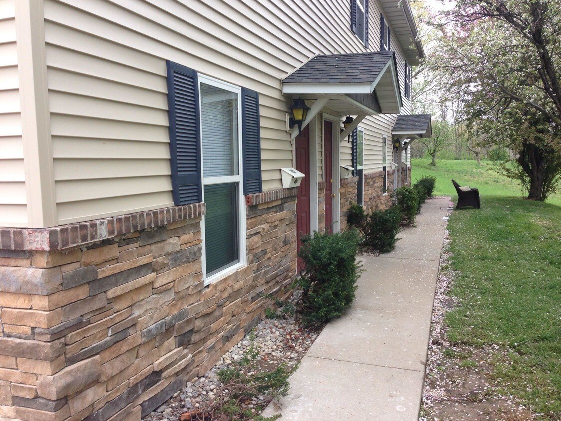 101 Crandall St Unit 101, Collinsville, IL 62234 Apartment for Rent