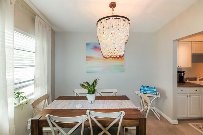 Foto del edificio - 223 Redwood Rd