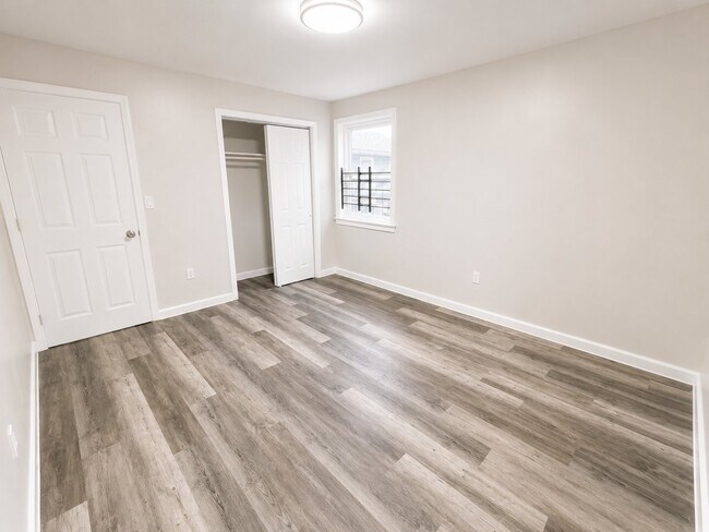 Building Photo - 377 Clinton Pl