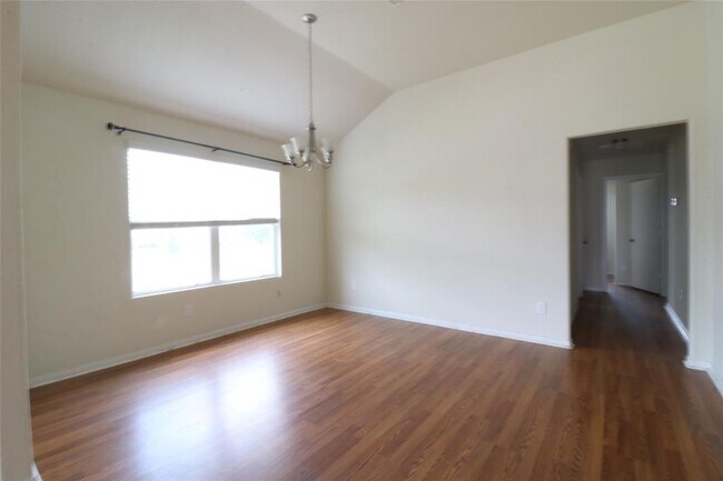 Building Photo - 21622 Yeaney Dr