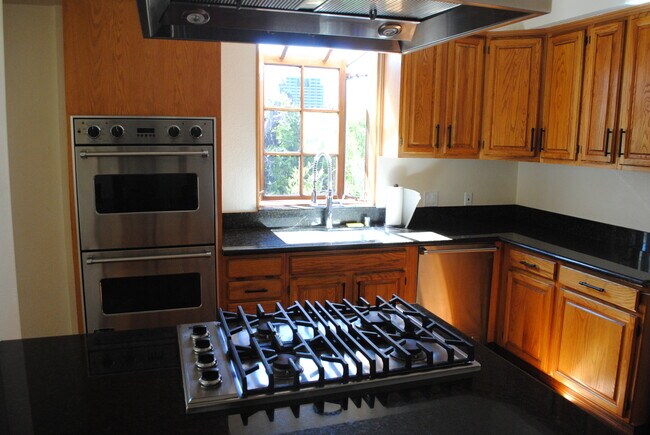Kitchen - 1222 N Louise St