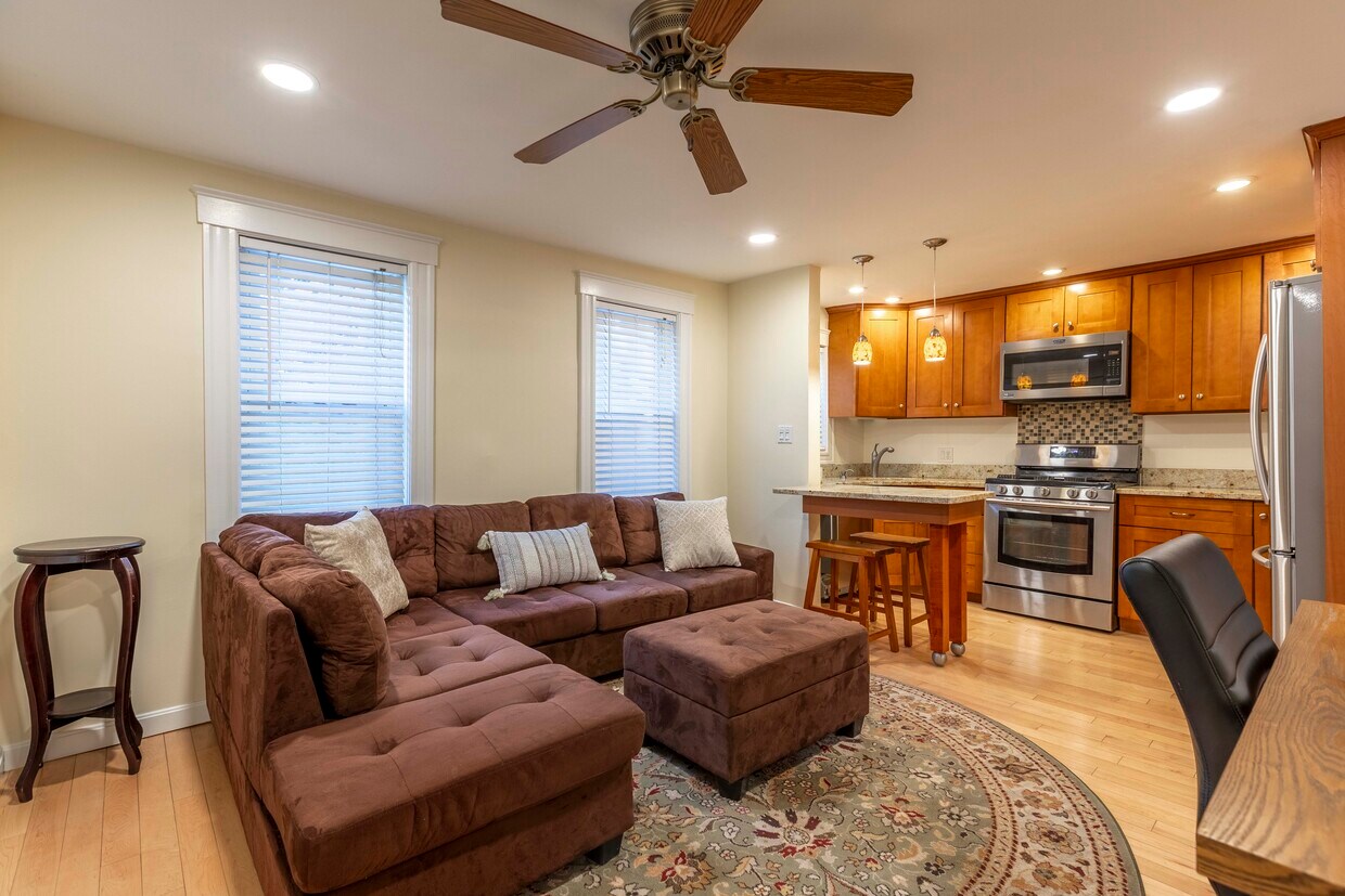 Foto principal - 227 Hurley St