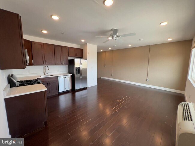 Foto del edificio - 1637 Poplar St