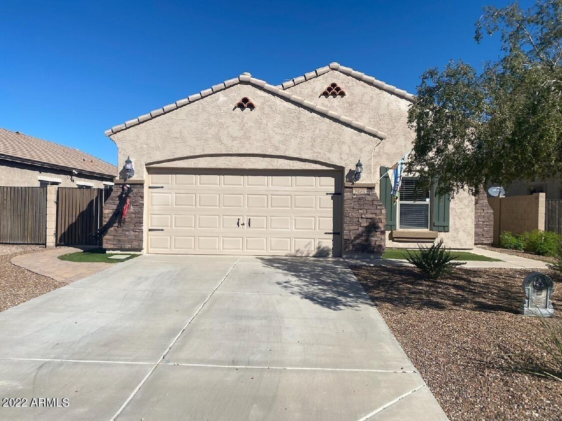 Foto principal - 42774 W Raynon St