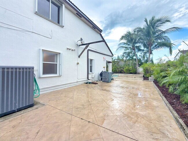 Foto del edificio - 7780 SW 160th Ave