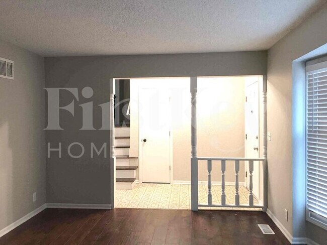 Foto del edificio - 1654 E Sheridan Bridge Ln