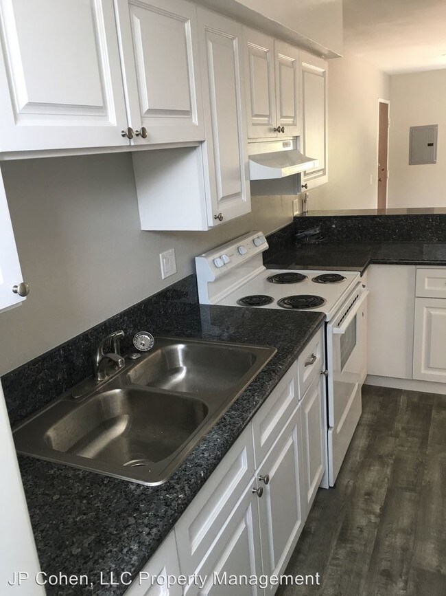 Foto del edificio - 8608 Foothill Blvd