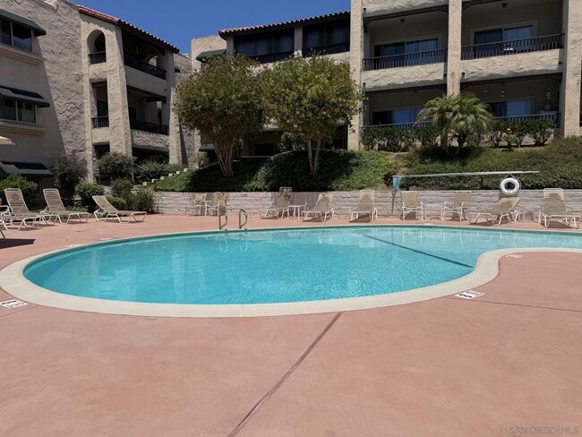 Building Photo - 2520 Clairemont Dr