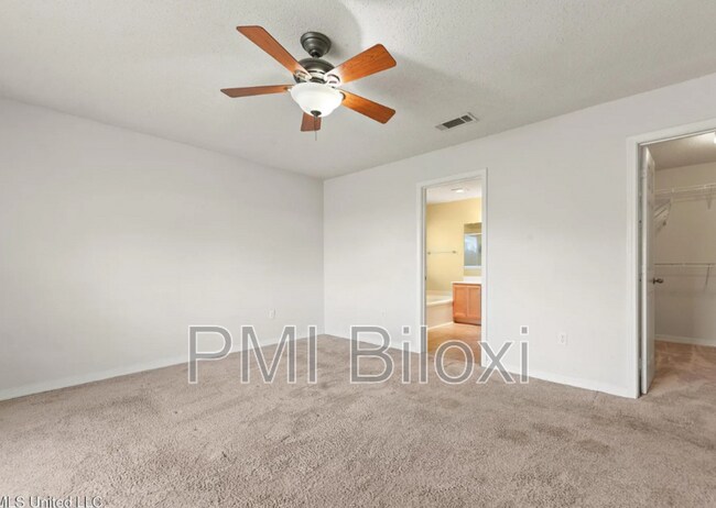 Building Photo - 18026 Cypress Pointe Dr