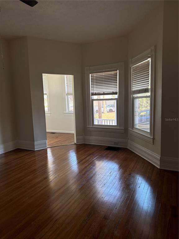 Building Photo - 32 SE 9th Ave