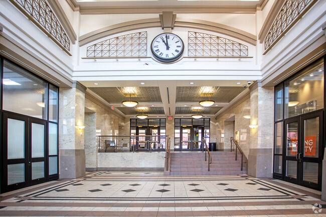 Lobby Photo - Grand River Station