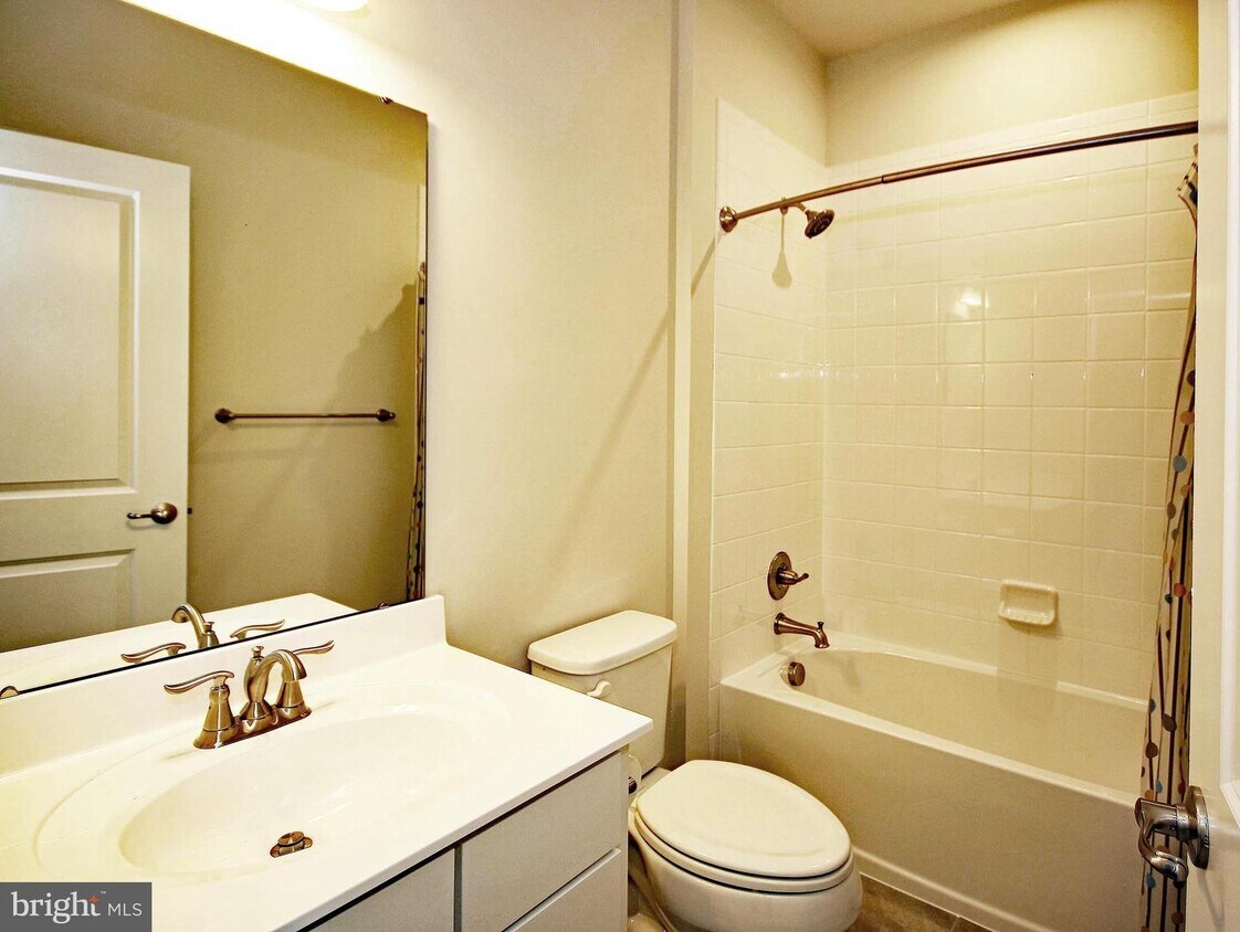Foto principal - 5301 Woodyard Rd