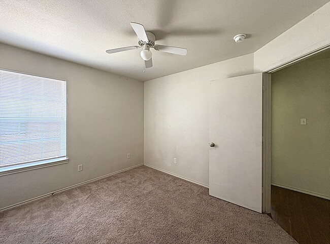 Building Photo - 6600 Temora Loop