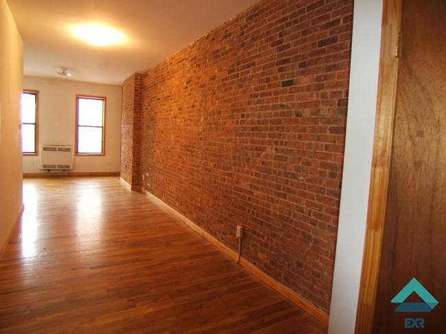 Building Photo - 1064 Myrtle Ave