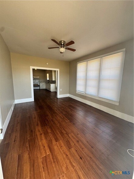 Foto del edificio - 4711 N Main St