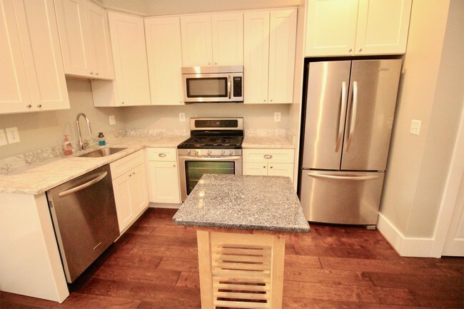 Foto del edificio - 3021 Sherman Ave NW