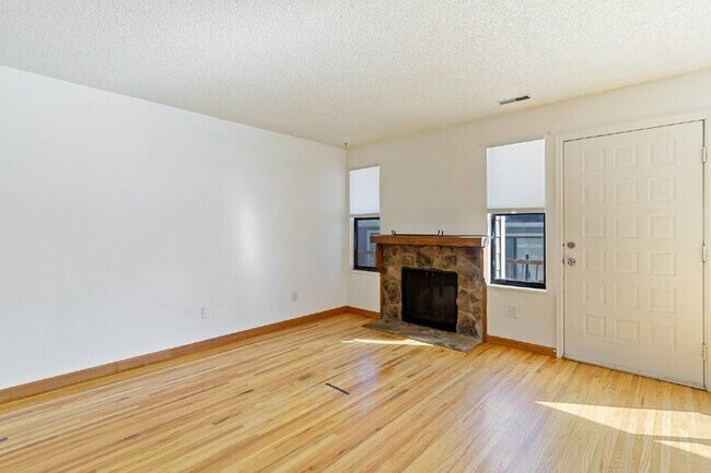 Foto del edificio - 2709 Hearthwood Ln