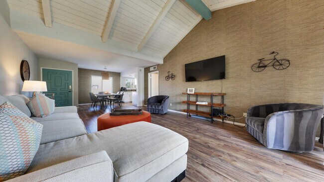 Foto del edificio - 2160 S Palm Canyon Dr