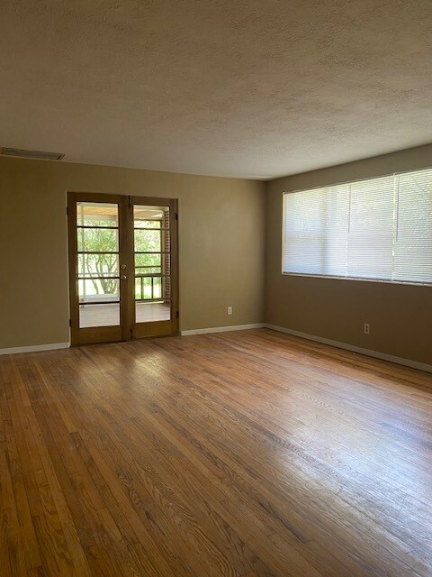 Foto del edificio - 1600 W Plymouth Ave