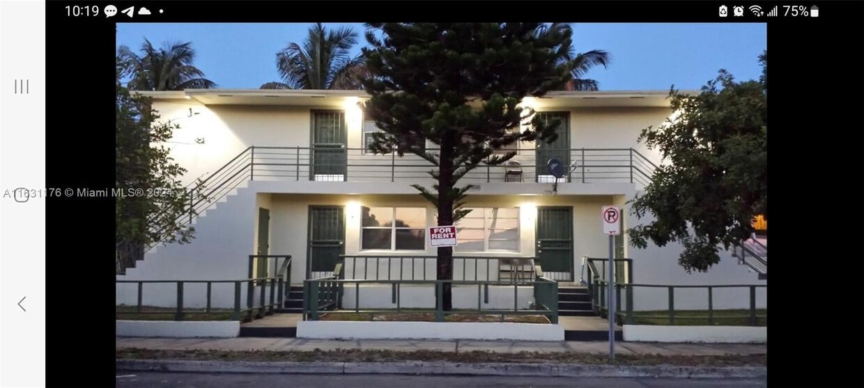 Primary Photo - 1300 Douglass Ave