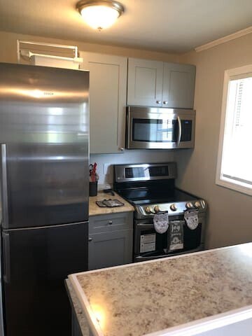 1103A Kitchen - 1103 S Victory St