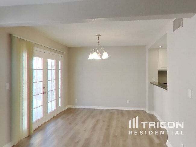 Building Photo - 1437 S Christy Ln