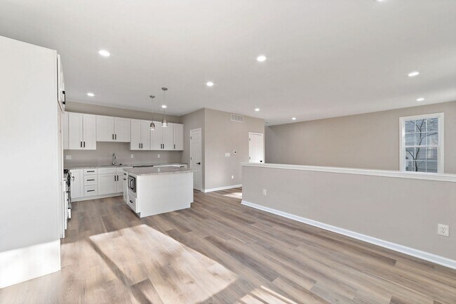 Foto del edificio - 447 Redwood Ave