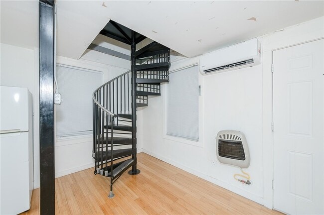 Building Photo - 206 S Sims Ave