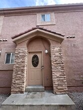 Building Photo - 5204 Na Pali St NE