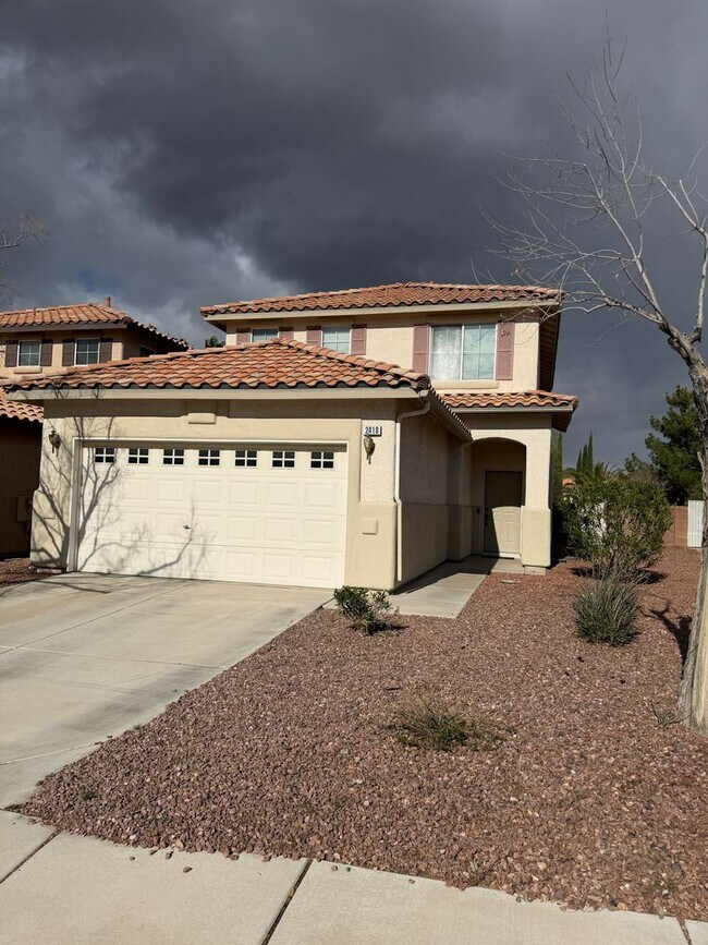 Building Photo - Sunridge 3br+den with great backyard and views