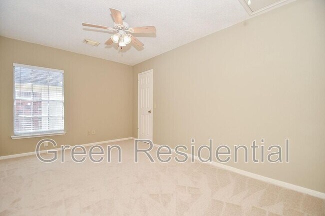 Foto del edificio - 4919 Cotter Lake Dr