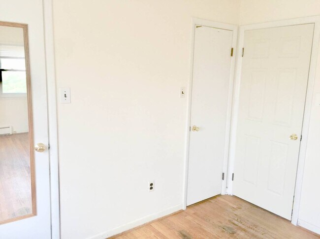 Foto del edificio - 4433 Village Dr