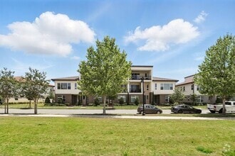 Building Photo - 9820 Bucklow Hill Dr