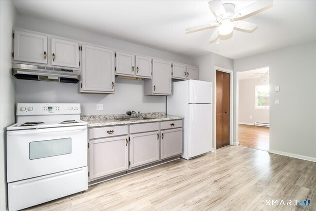 Building Photo - 96 Belair Dr
