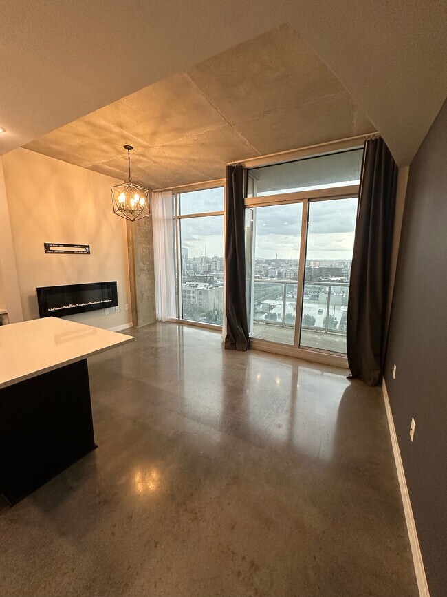 Foto del edificio - 600 12th Ave S